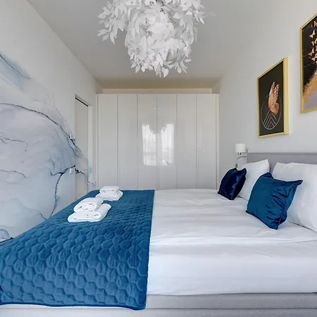 Blue Mandarin - Chlebova Apartment *